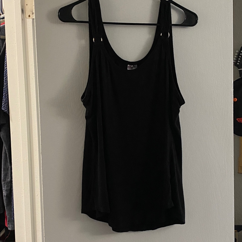 No Boundaries Classic Black Top